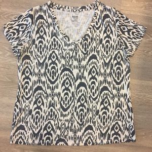 Gray patterned vneck
